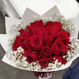 Alternative view of Ramo de Rosas Novia