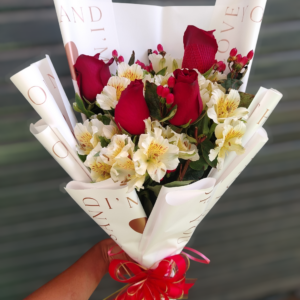 Ramo de rosas rojas