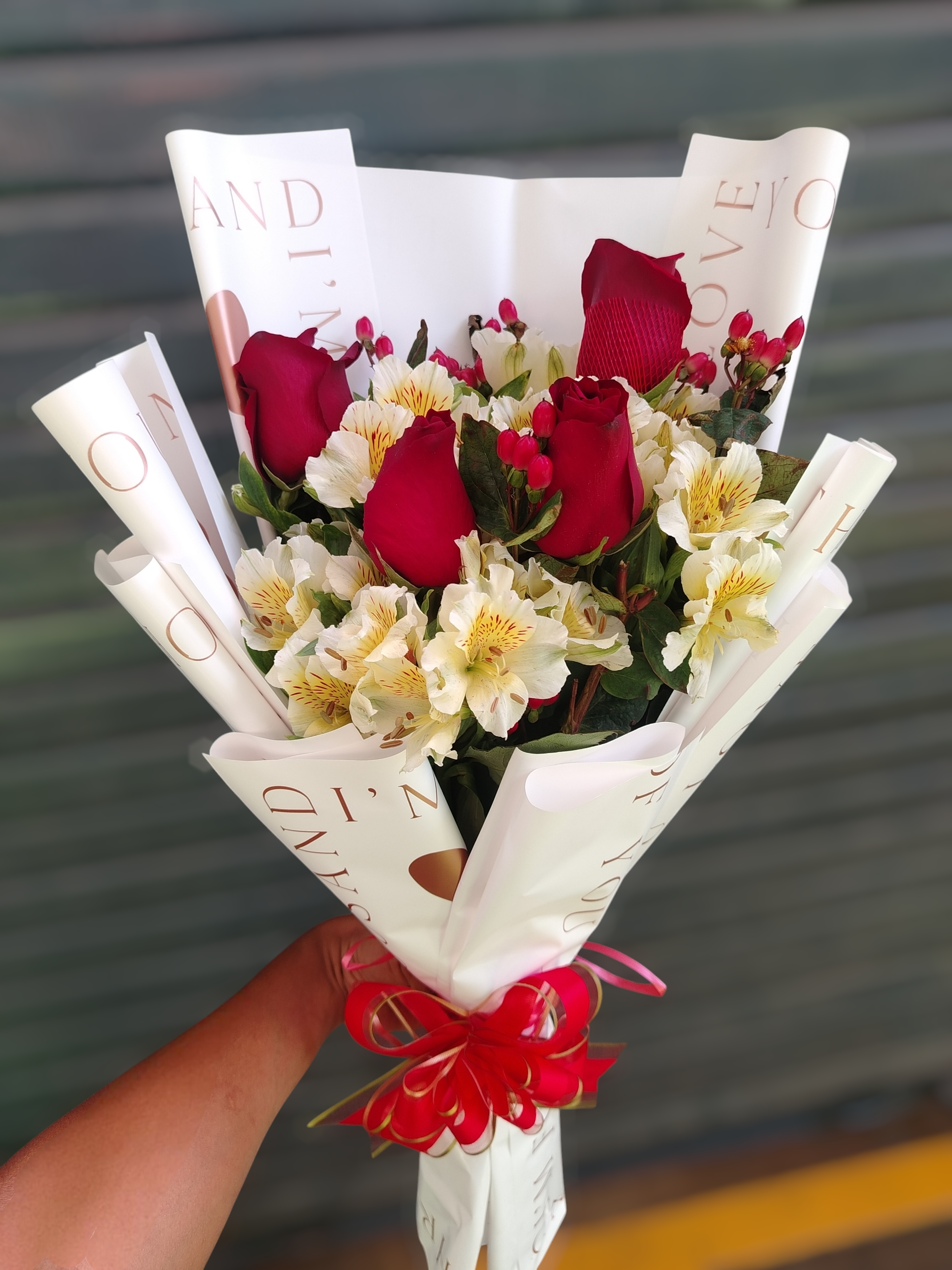 Ramo de rosas rojas